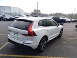 Used 2018 Volvo XC60 T5 Momentum w/ Vision Package image 3