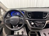 Used 2023 Chrysler Pacifica Touring-L image 3
