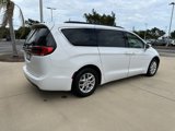Used 2022 Chrysler Pacifica Touring-L image 4