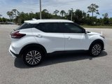Used 2022 Nissan Kicks SV image 2