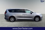 Used 2017 Chrysler Pacifica Touring image 2