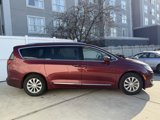 Used 2019 Chrysler Pacifica Touring-L image 2