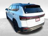 New 2025 Volkswagen Taos SE image 3