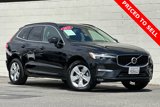Used 2022 Volvo XC60 B5 Momentum image 2
