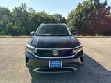 Certified 2024 Volkswagen Taos SE image 2