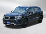 Certified 2022 Volkswagen Taos SE image 3