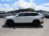 Used 2022 Volkswagen Atlas SE w/ Black Wheel Package image 2