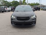 Used 2021 Chrysler Pacifica Touring w/ S Appearance Package image 5
