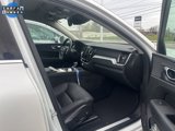 Used 2021 Volvo XC60 T5 Momentum w/ Premium Package image 2