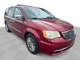 Used 2014 Chrysler Town & Country Touring-L w/ Driver Convenience Group image 2