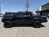 Used 2022 Toyota Tacoma TRD Off-Road image 2