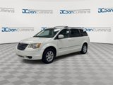 Used 2010 Chrysler Town & Country Touring image 4