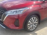 Used 2021 Nissan Kicks SV image 2