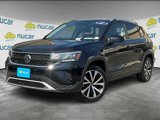 Used 2022 Volkswagen Taos SE w/ Panoramic Sunroof Package image 3