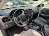 Used 2019 Jeep Cherokee Limited image 2
