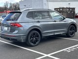 Used 2022 Volkswagen Tiguan SE R-Line image 3