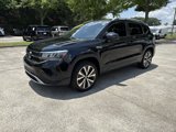 Used 2022 Volkswagen Taos SE image 2
