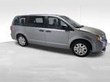 Used 2019 Dodge Grand Caravan SE w/ UConnect Hands-Free Group image 3