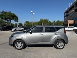 Used 2023 Kia Soul LX image 2