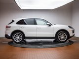 Certified 2024 Porsche Cayenne image 3
