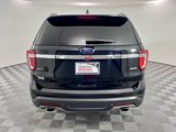 Used 2018 Ford Explorer XLT image 4