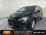 Used 2022 Chrysler Voyager LX image 3