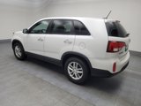 Used 2015 Kia Sorento LX image 3