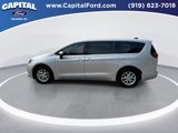 Used 2023 Chrysler Voyager LX image 5