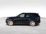 New 2024 Land Rover Discovery S image 2