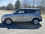 Used 2022 Kia Soul LX w/ Technology Package image 4