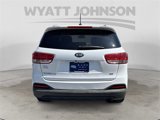 Used 2016 Kia Sorento LX image 4
