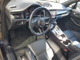 Certified 2025 Porsche Macan image 4