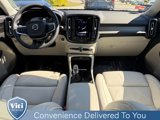 Used 2022 Volvo XC40 T5 Inscription image 2