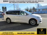Used 2018 Chrysler Pacifica Touring-L Plus w/ Advanced Safetytec Group image 2