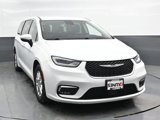Used 2023 Chrysler Pacifica Touring-L image 4
