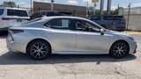 Used 2022 Toyota Camry SE image 3