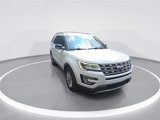 Used 2017 Ford Explorer XLT image 2