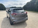 Used 2021 Nissan Kicks SR image 6