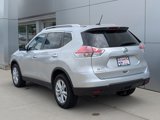 Used 2015 Nissan Rogue SV w/ SV Premium Package image 3