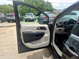 Used 2017 Chrysler Pacifica Touring-L image 5