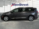 Used 2017 Chrysler Pacifica Touring-L w/ Tire & Wheel Group image 2