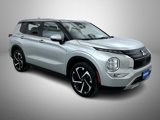 Used 2023 Mitsubishi Outlander SE image 3