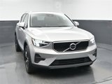 Used 2023 Volvo XC40 B5 Core w/ Convenience Package image 2
