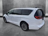 New 2025 Chrysler Pacifica Select image 3