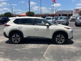 Used 2023 Nissan Rogue SV image 3