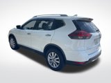 Used 2019 Nissan Rogue SV image 2