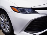 Used 2018 Toyota Camry LE image 3