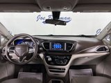 Used 2019 Chrysler Pacifica L image 2