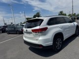 Used 2017 Toyota Highlander XLE image 2