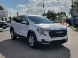 Used 2022 GMC Terrain SLE image 3